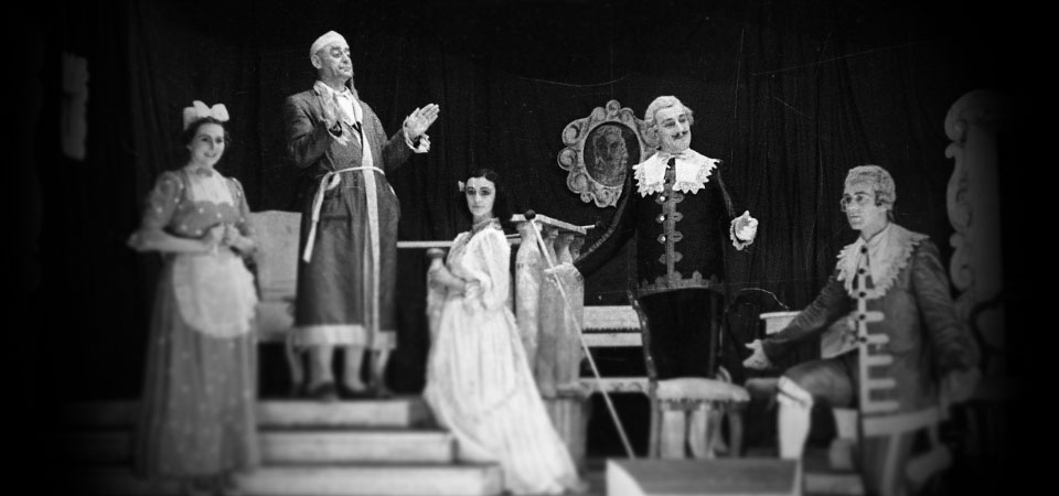Premiera 1. novembra 1944 / Naslov izvirnika Le Malade Imaginaire

Režiser Jože Tiran
Prevajalec Friderik Juvančič
Scenograf Branko Simčič
Avtor glasbe Ciril Cvetko

Argan, namišljeni bolnik Lojze Potokar
Belina, Arganova druga žena Ema Starc
Angelika, Arganova hčerka in Kleantova ljubica Ivanka Mežan
Toaneta, služkinja Draga Ahačič
Luizona, Arganova hčerkica in Angelikina sestra Pavlinca Müller
Bérald, Arganov brat France Presetnik
Cléante, Angelikin ljubi Stane Česnik
Gospod Diafoirus, zdravnik Jože Gale
Tomaž Diafoirus, njegov sin in Angelikin zaročenec Dušan Mevlja
Gospod de Bonnefoy, notar Nace Simončič
Gospod Purgon, Arganov zdravnik Ivo Puhar

Inspicient Drago Makuc